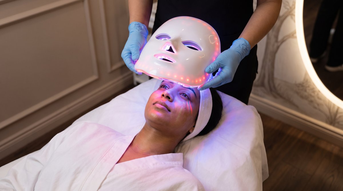 Hydra Facial with 3D Light Treatment